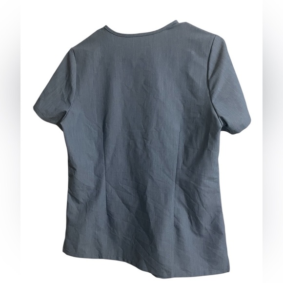 FIGS Catarina One-Pocket Scrub Top - Picture 2 of 3